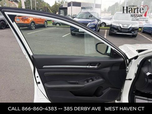 Certified 2019 Nissan Altima 2.5 SV AWD/4WD image 10
