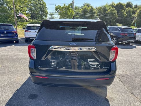 Used 2022 Ford Explorer XLT image 6