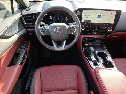 Used 2025 Lexus NX 250 AWD w/ Premium Package image 4