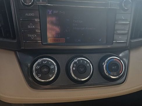 Used 2013 Toyota RAV4 LE image 18