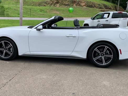 Used 2025 Ford Mustang Premium RWD image 2