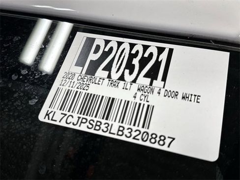 Used 2020 Chevrolet Trax LT w/ LT Convenience Package image 29