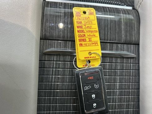 Used 2022 Jeep Wagoneer Series III w/ Premium Group I image 17