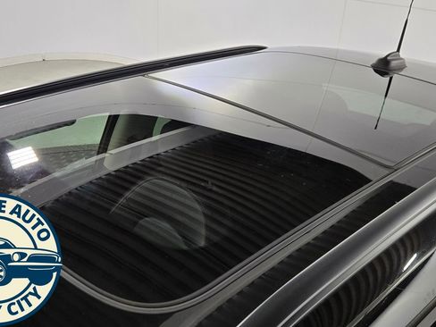 Used 2019 MINI Cooper 2-Door Hardtop image 10