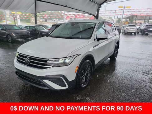 Used 2024 Volkswagen Tiguan SE FWD image 1