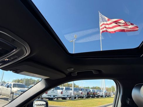 New 2025 Jeep Grand Cherokee Laredo image 21