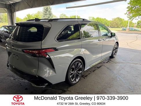 Used 2023 Toyota Sienna XSE FWD image 14