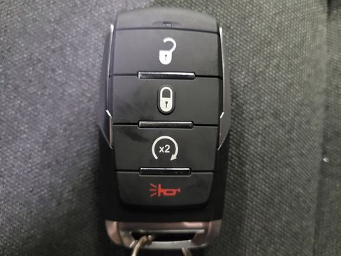 Used 2021 RAM 1500 Big Horn RWD image 32