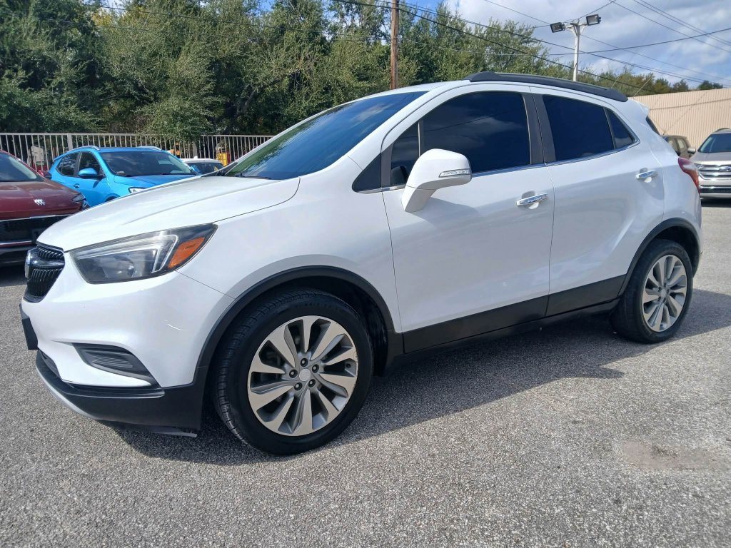 Used 2017 Buick Encore Preferred FWD image 1