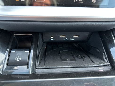 Certified 2022 Subaru Outback Premium image 26