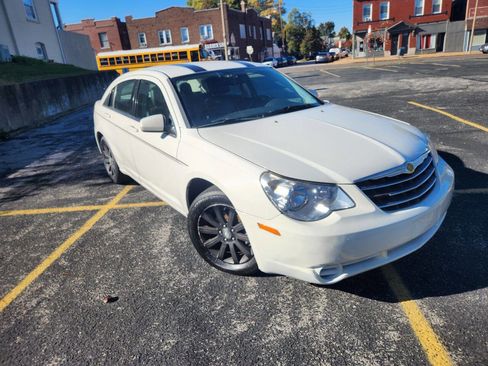 Used 2010 Chrysler Sebring Limited image 14