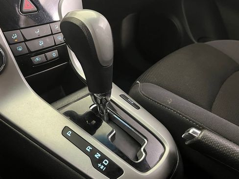 Used 2015 Chevrolet Cruze LT w/ Technology Package image 46