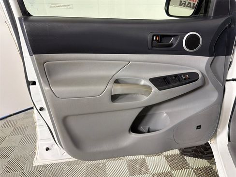 Used 2013 Toyota Tacoma 4x4 Double Cab image 10