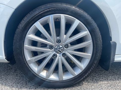 Used 2016 Volkswagen Jetta SEL w/ Lighting Package FWD image 10