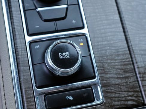 Certified 2019 Ford Expedition Max Limited w/ Driver Assistance Package image 8