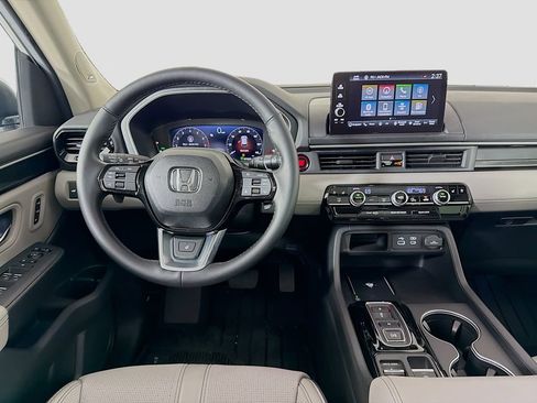 Used 2025 Honda Pilot Elite image 25