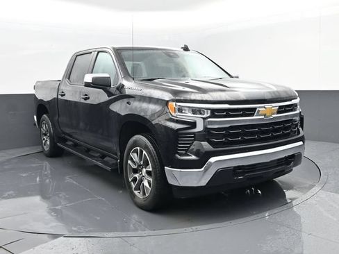 Used 2023 Chevrolet Silverado 1500 LT AWD/4WD image 3