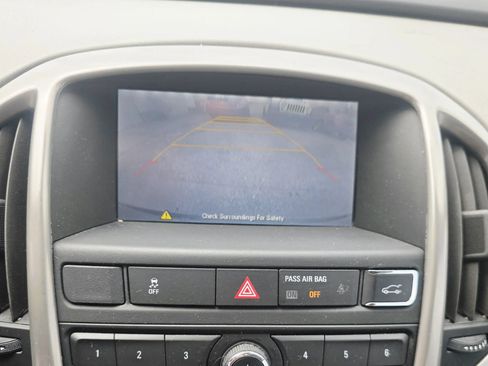 Used 2015 Buick Verano FWD image 19