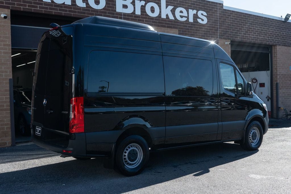 Used 2025 Mercedes-Benz Sprinter 2500 image 6