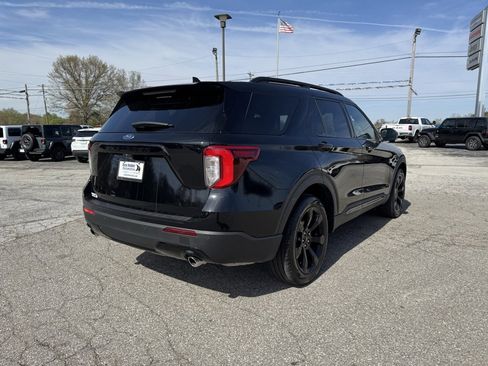 Used 2023 Ford Explorer ST-Line image 8