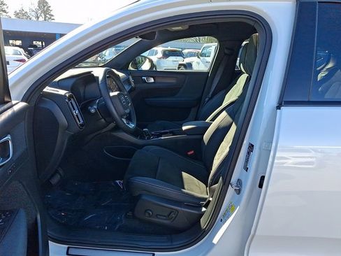 Used 2023 Volvo C40 P8 Recharge Plus w/ Climate Package image 16