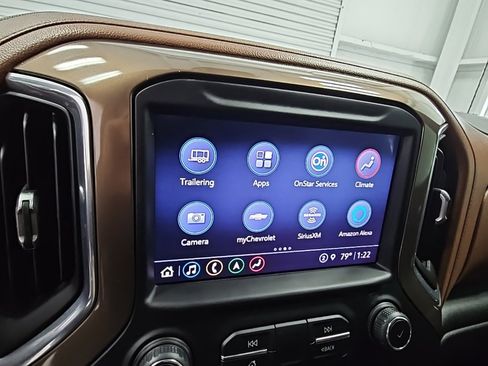 Used 2021 Chevrolet Silverado 1500 High Country w/ Technology Package image 18