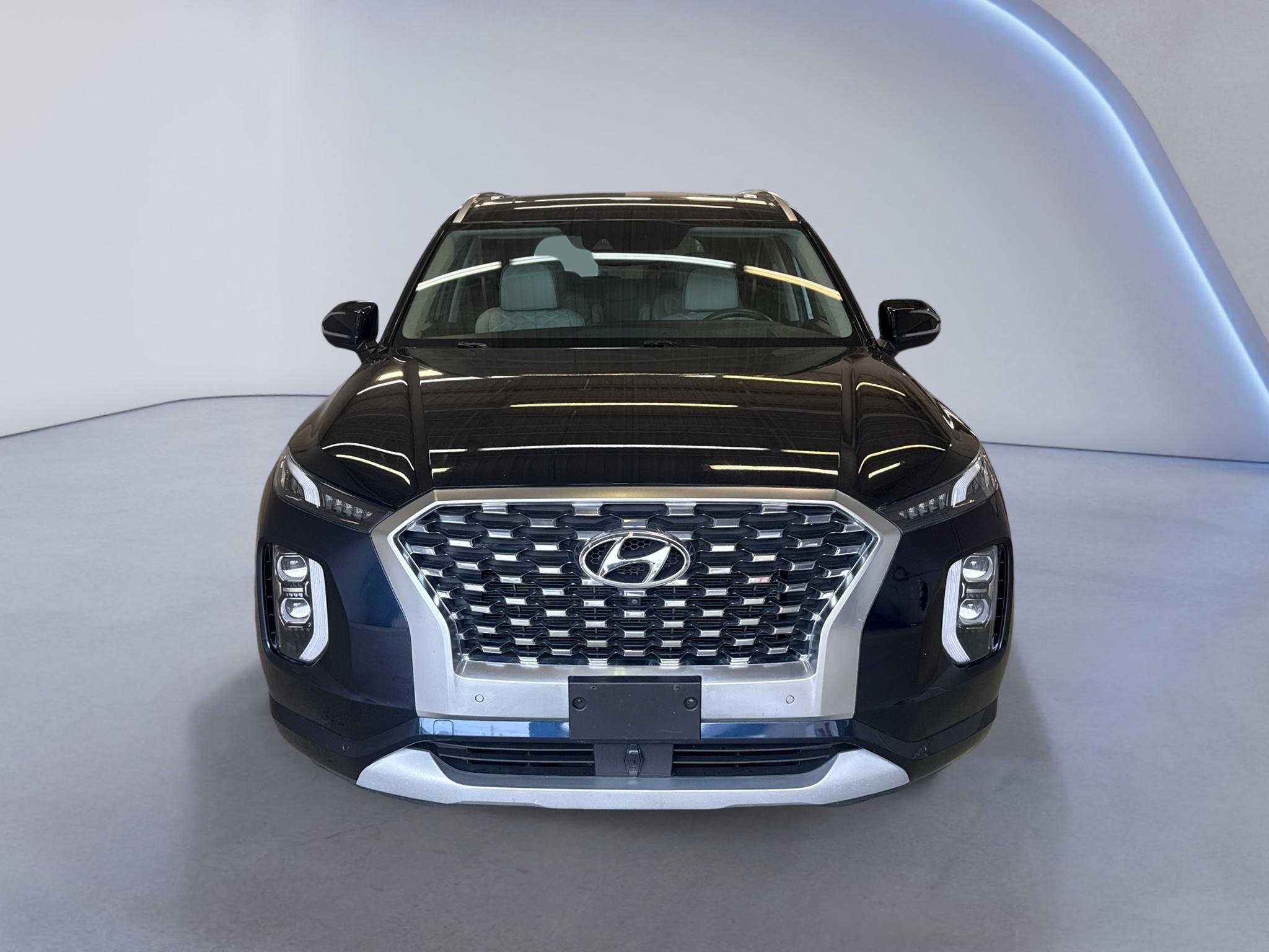 Used 2021 Hyundai Palisade Limited w/ Cargo Package AWD/4WD image 2