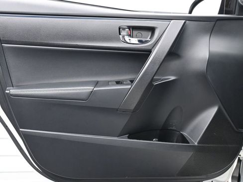 Used 2017 Toyota Corolla L image 9