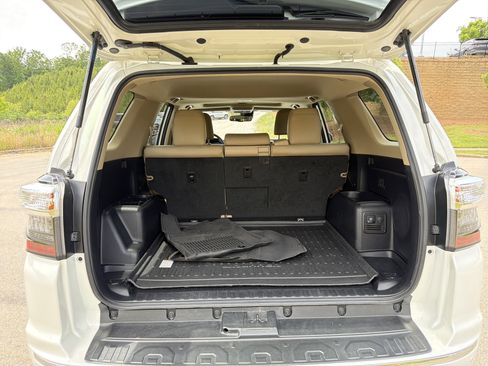 Used 2021 Toyota 4Runner Limited AWD/4WD image 18