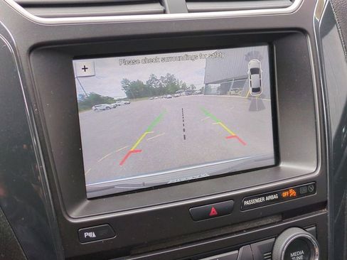 Used 2018 Ford Explorer XLT w/ Equipment Group 202A image 21