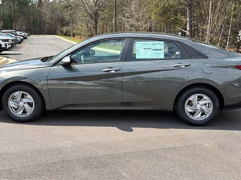 New 2026 Hyundai Elantra SE image 8