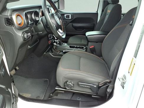 Used 2021 Jeep Gladiator Mojave w/ Cold Weather Group AWD/4WD image 14