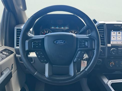 Used 2018 Ford F150 XLT w/ Equipment Group 302A Luxury AWD/4WD image 16
