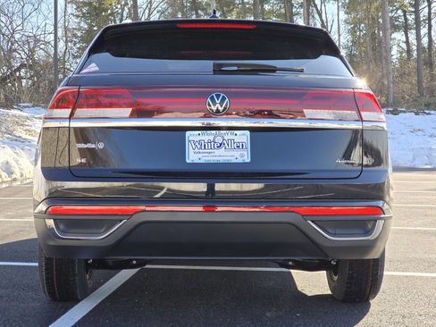 New 2026 Volkswagen Atlas Cross Sport SE image 11