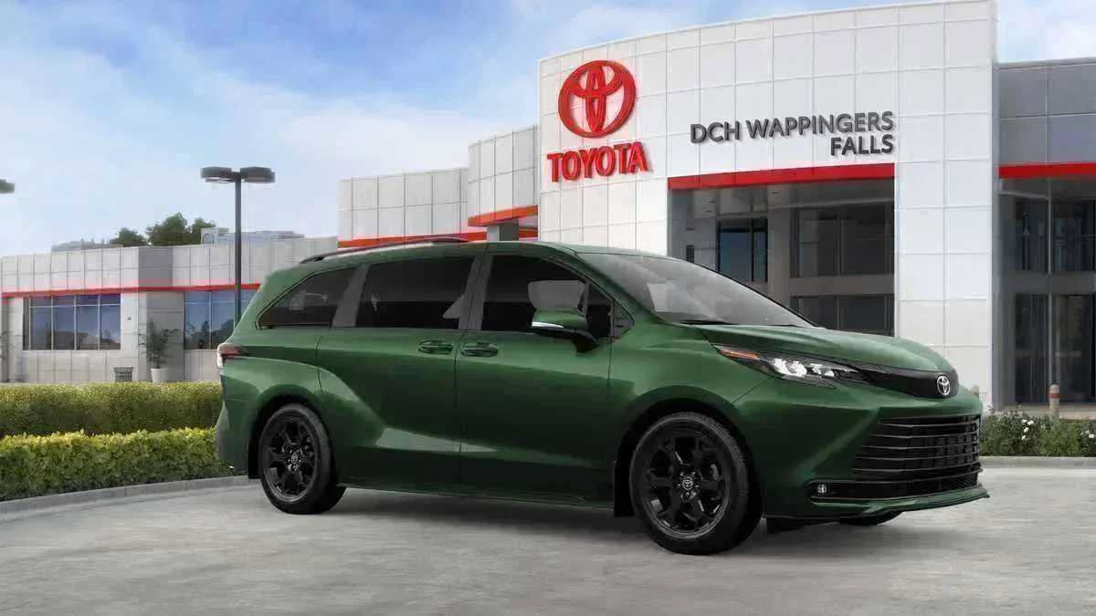 New 2026 Toyota Sienna XLE Woodland Edition AWD/4WD image 14