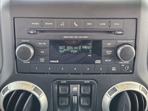 Used 2013 Jeep Wrangler Unlimited Sahara w/ Connectivity Group AWD/4WD image 17