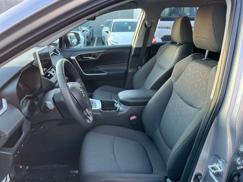 Used 2025 Toyota RAV4 XLE image 35