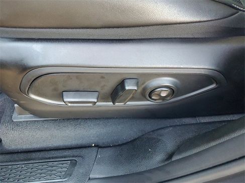 Used 2025 Jeep Grand Cherokee Limited w/ Luxury Tech Group II image 20