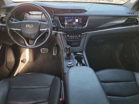 Used 2024 Cadillac XT6 Sport image 9