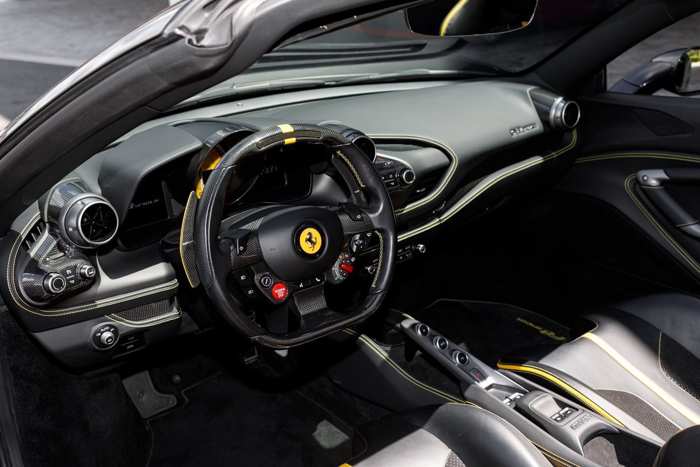 Used 2022 Ferrari F8 Tributo RWD image 47