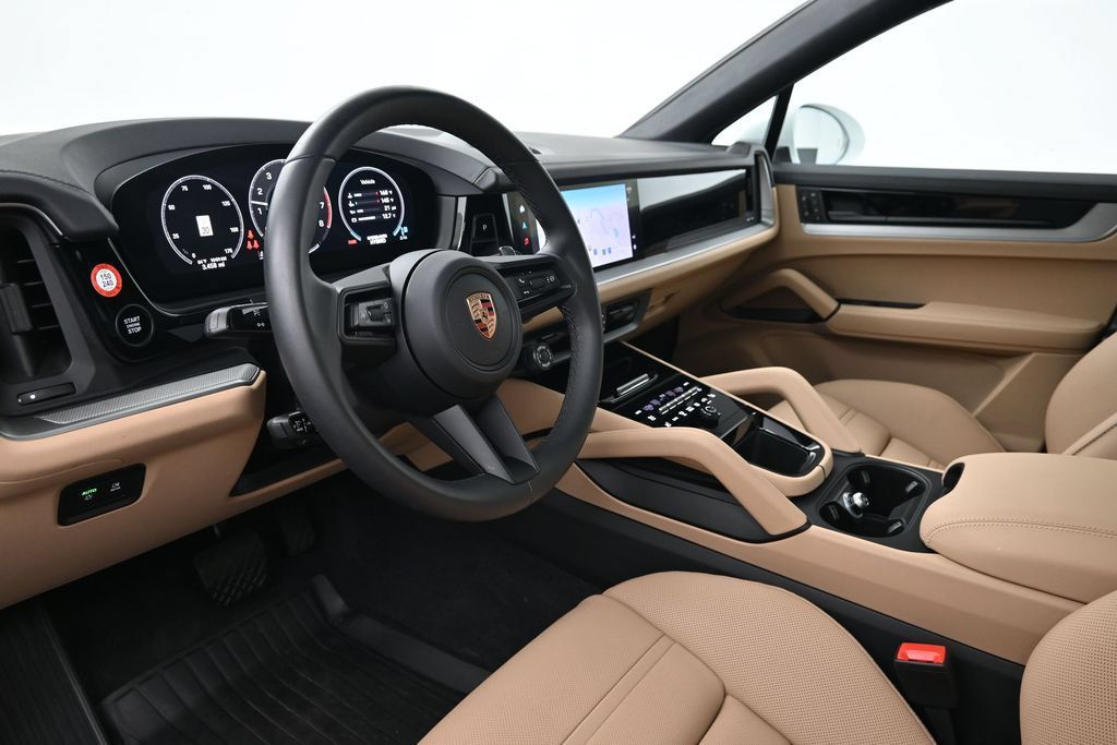 Certified 2026 Porsche Cayenne E-Hybrid Coupe AWD/4WD image 4