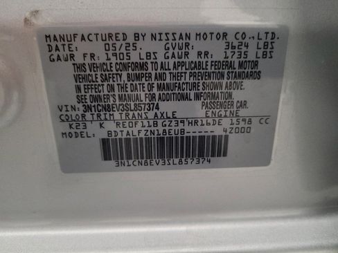 Used 2025 Nissan Versa SV w/ Trunk Package FWD image 33