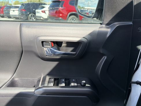 Used 2023 Toyota Tacoma TRD Off-Road AWD/4WD image 17