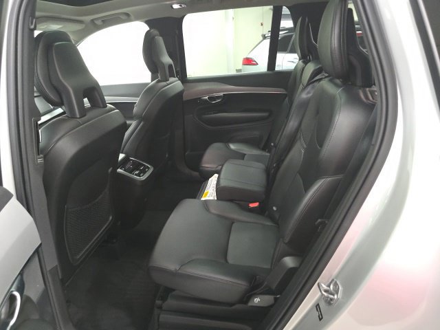 Used 2021 Volvo XC90 T5 Momentum w/ Climate Package AWD/4WD image 13