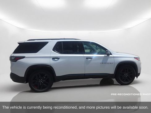 Used 2020 Chevrolet Traverse Premier w/ Redline Edition FWD image 4