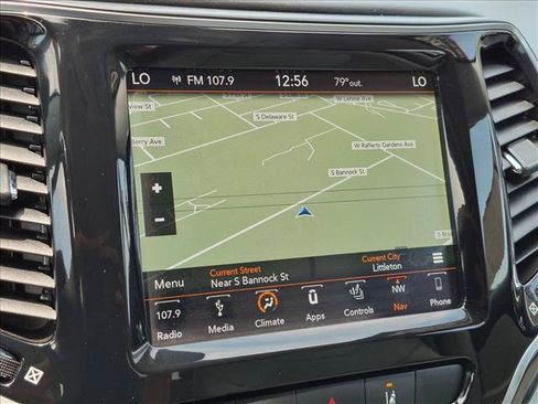 Used 2019 Jeep Cherokee Overland w/ Technology Group AWD/4WD image 13
