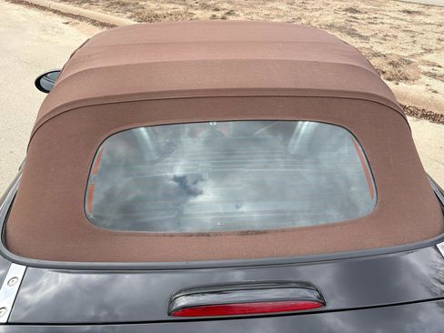 Used 2006 MAZDA MX-5 Miata Grand Touring w/ Premium Pkg image 8