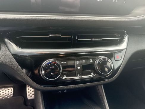 Certified 2024 Buick Envista Sport Touring w/ Convenience I Package image 18