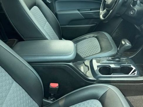 Used 2020 Chevrolet Colorado Z71 AWD/4WD image 9