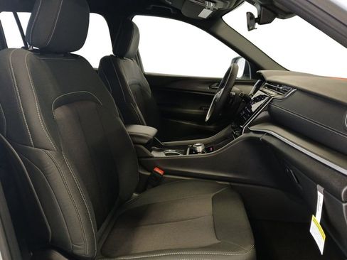 New 2026 Jeep Grand Cherokee L Laredo image 24